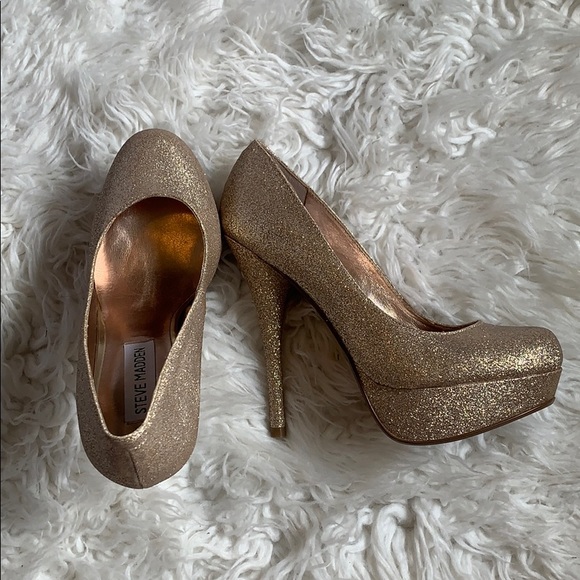 ✨Gold sparkle heels by Steve Madden - Picture 4 of 4